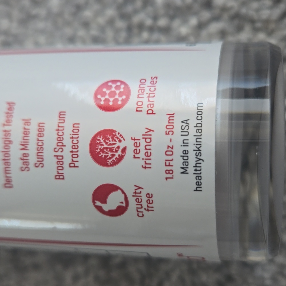 MD Healthy Skin Lab Protect Tinted Moisturizer With Hyaluronic Acid SPF 50 - Picture 2 of 6